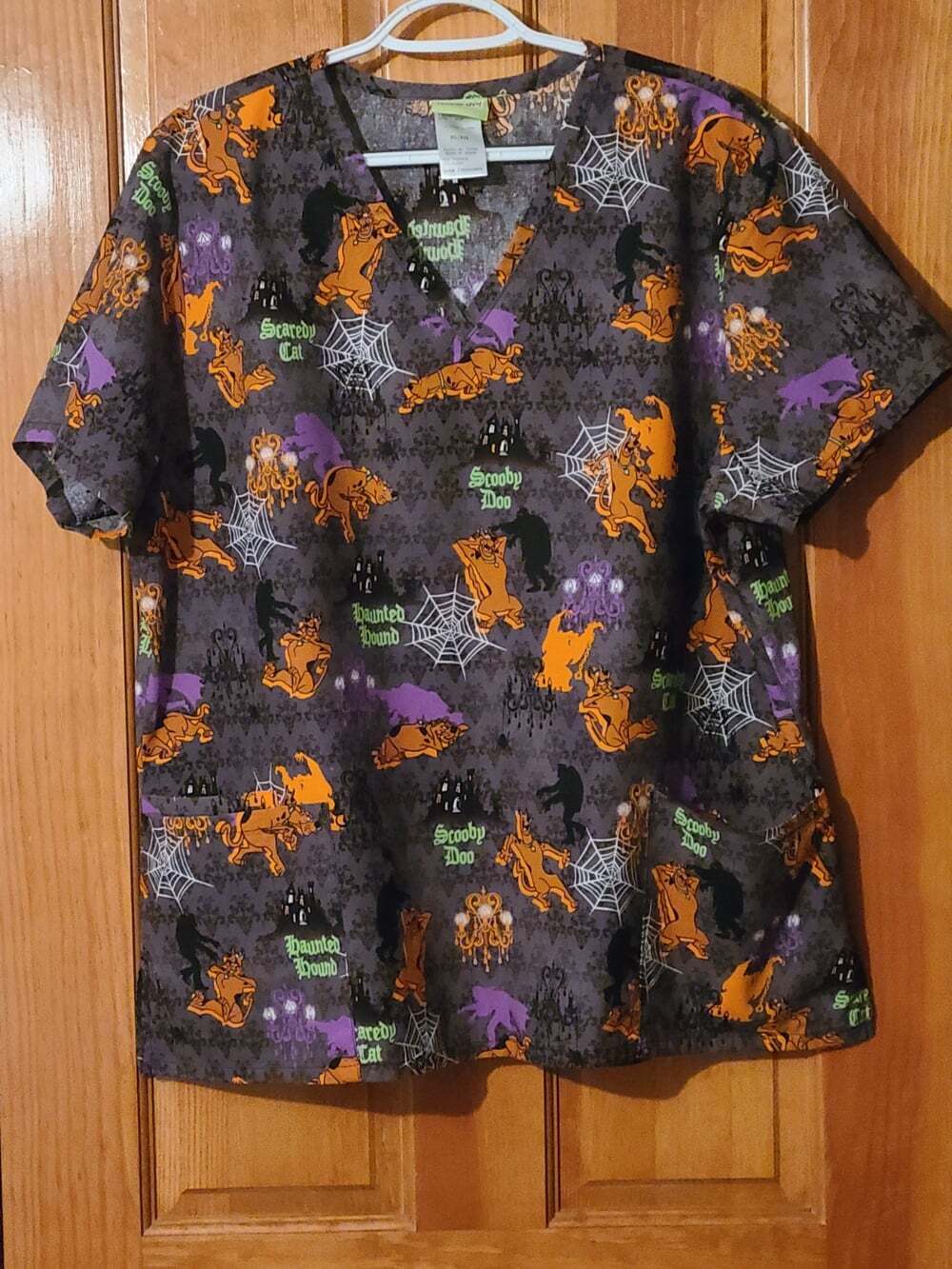 Scooby Doo Halloween Haunted Theme Scrub Top Short Sleeve Size XL